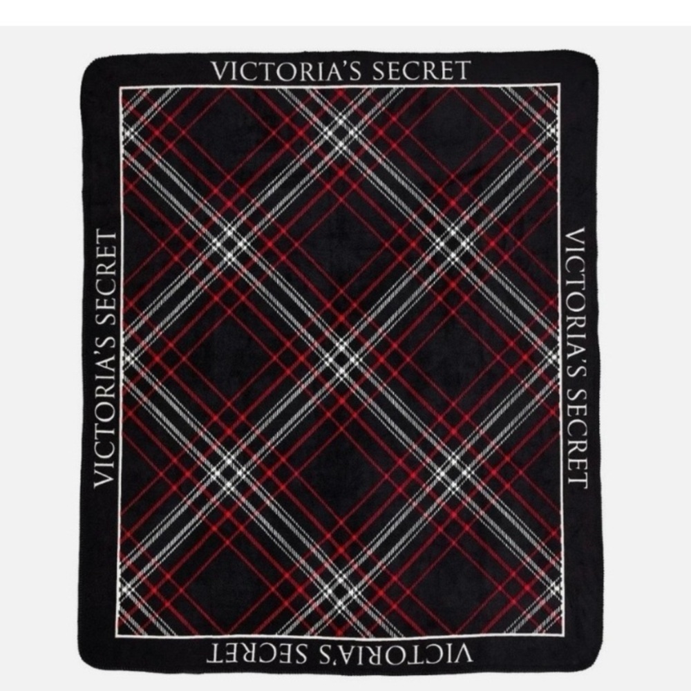 Victorias Secret Cozy Fleece Blanket